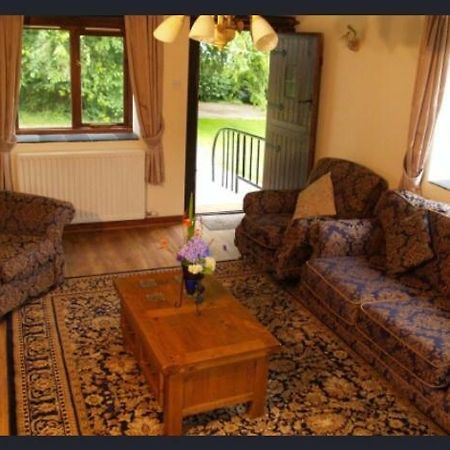 Hayloft Cottage Merton  외부 사진