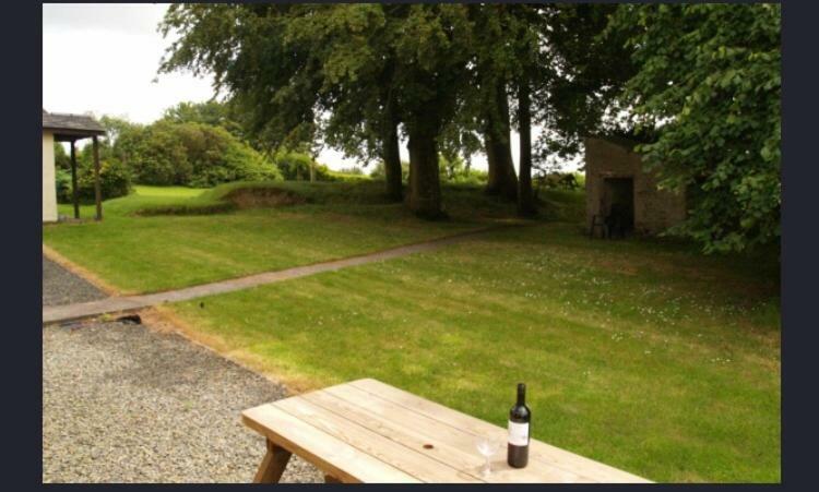 Hayloft Cottage Merton  외부 사진